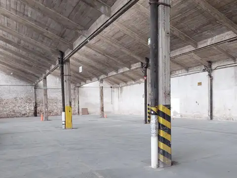 IMPRESIONANTE GALPÓN EN ALQUILER 