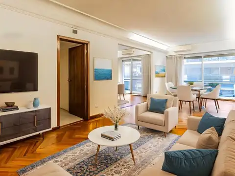 4 Ambientes + Dep. Refaccionado. Cochera