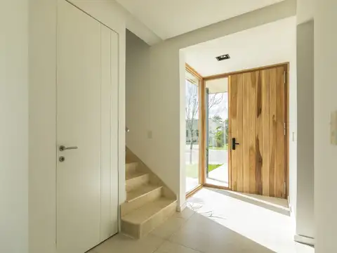 En venta con Renta - Excelente Propiedad Moderna a estrenar