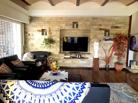 Casa Chalet  en Venta en Villa Ballester, San Martin, G.B.A. Zona Norte