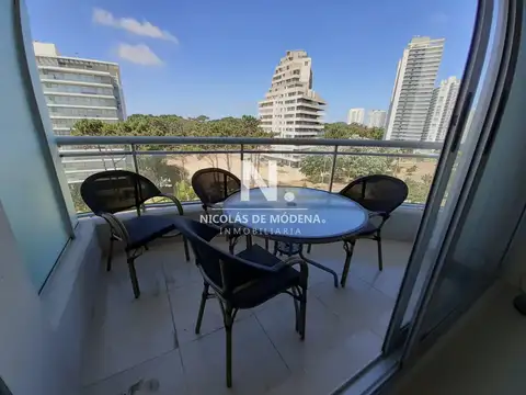 Excelente apto 2 dormitorios en venta en Ocean Drive. Punta del Este