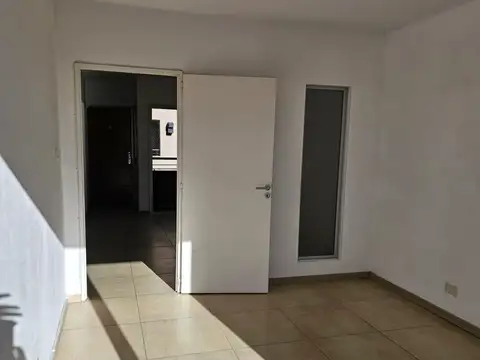 Departamento en Alquiler en Moron, $ 550.000
