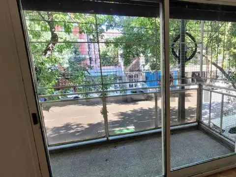 Venta departamento 3 ambientes en caballito al frente