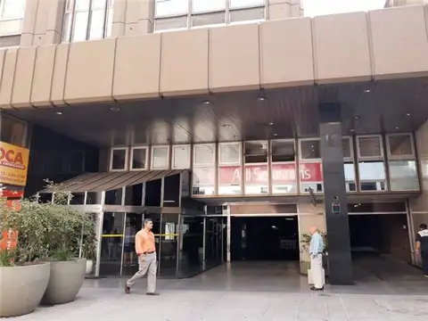 Oficina en Alquiler con 3 cocheras
