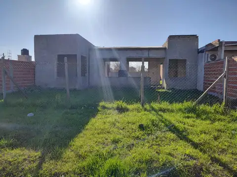 LOTE CON CONSTRUCCION A TERMINAR