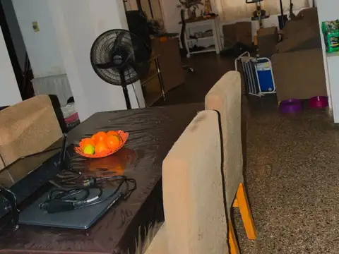 Depto Tipo Casa 3 ambientes con 2 baños