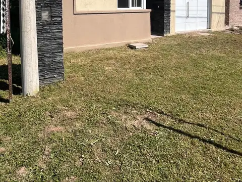 Casa 3 dormitorios 2 baños cochera quincho