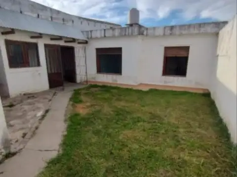 Casa en venta - 3 Dormitorios 2 Baños - Río Cuarto