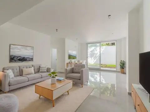 Departamento con jardin y cochera cubierta Colegiales Chacarita