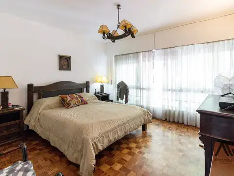 Departamento 8 ambientes con 3 baños