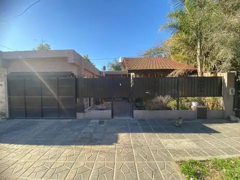 CASA EN VENTA 5 AMBIENTES MERLO