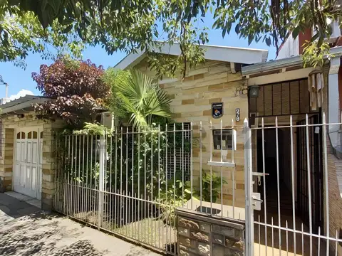 EXCELENTE CHALET 4 AMBIENTES 