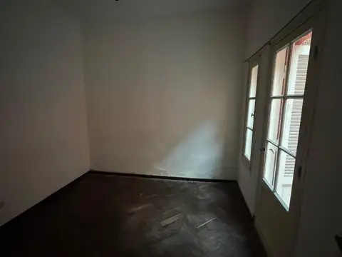 Casa 6 ambientes con 1 baño