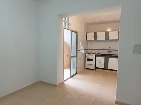 Venta PH zona Norte de Rosario. 1 Dormitorio con patio