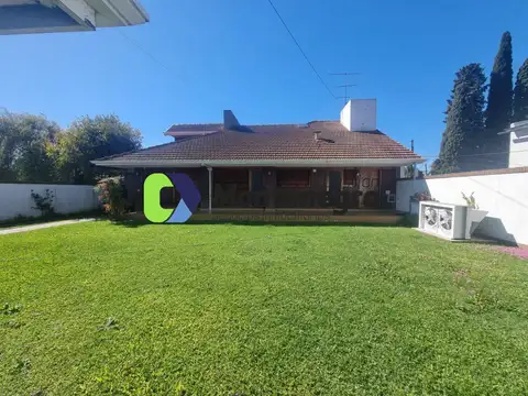 Casa 5 ambientes con 3 baños