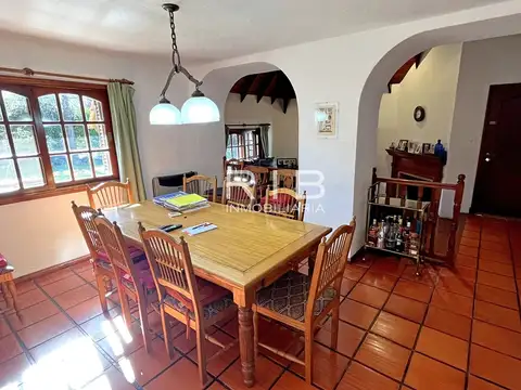 Casa en Venta con 3 cocheras