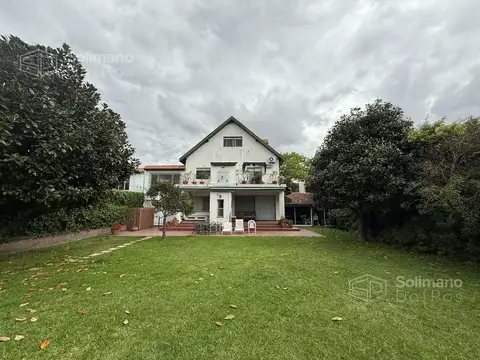 Casa en venta - La Lucila - Vicente Lopez - 9 ambientes