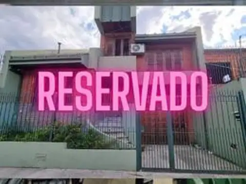 Casa 5 ambientes, cochera 3 autos, jardín y quincho. venta