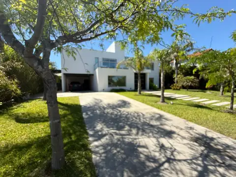 Alquiler Anual Casa 5 Amb Barrio El Encuentro Tigre