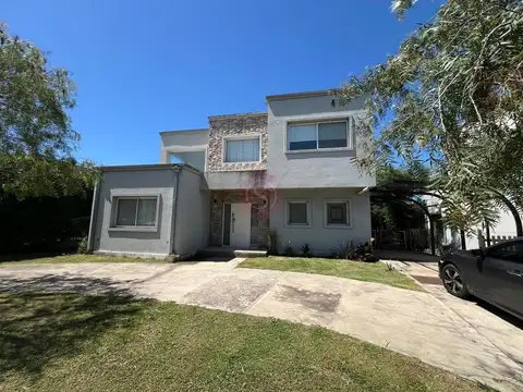 Casa  en Venta en Santa Guadalupe, Pilar del Este, Pilar