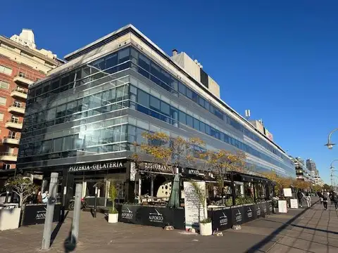 Excelente oficina con vista al dique