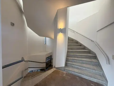 Oficina en Alquiler al Noreste