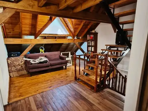 Casa 4 ambientes con 2 baños