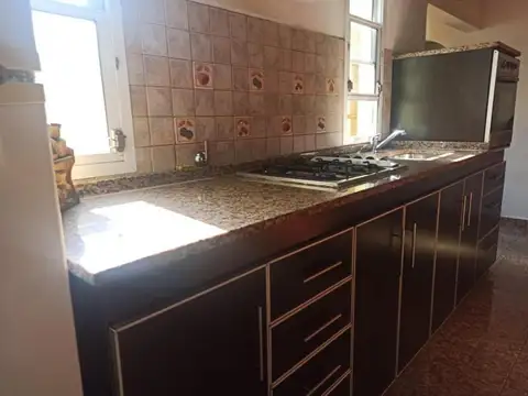 Casa 7 ambientes con 3 baños