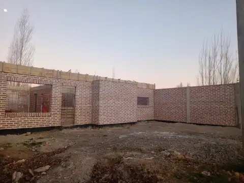 Lote  en venta con avance de obra en Plottier