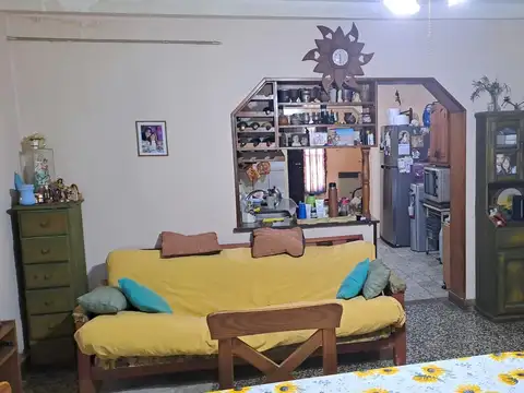 Casa 5 ambientes con 1 baño