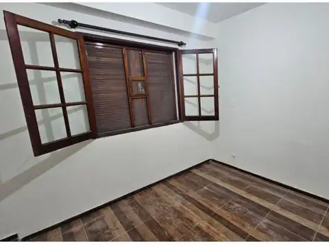 España 336 , Piso 0