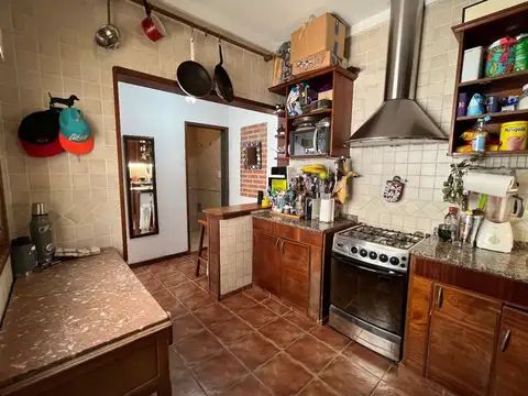 VENTA PH 3 AMB PB GRAN TERRAZA Y 2 PATIOS OLIVOS