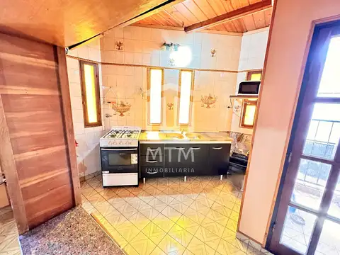 Casa 5 ambientes con 1 baño