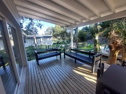 Casa 4 ambientes con 2 baños