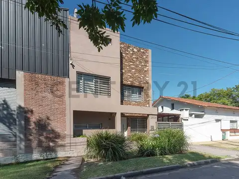 VENTA – Doble Unidad en Block Uso Residencial y Profesional