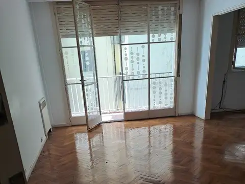 DOS AMBIENTES LUMINOSOS CON BALCON