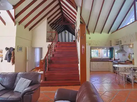 Casa en Venta con 2 cocheras