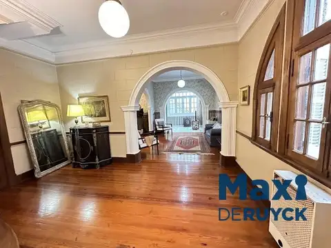 Casa 5 ambientes con 3 baños