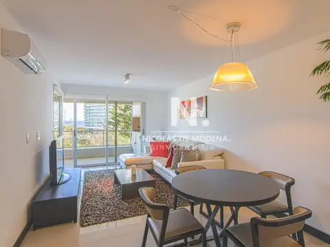 Departamento en Alquiler Temporal en Playa Mansa, USD 2.300