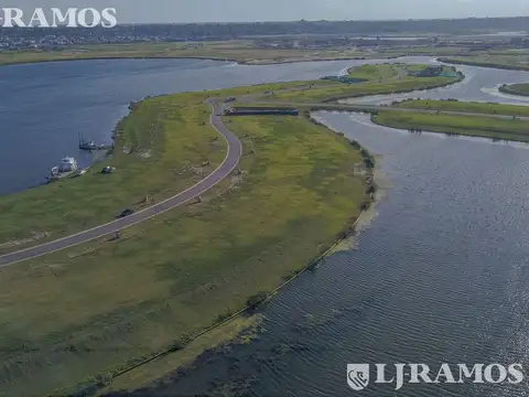 BARRIO AMARRAS, PUERTOS/ ESCOBAR