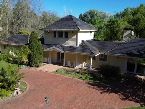 CASA EN VENTA EN CAMPOS DE ROCA, ZONA CHACRA