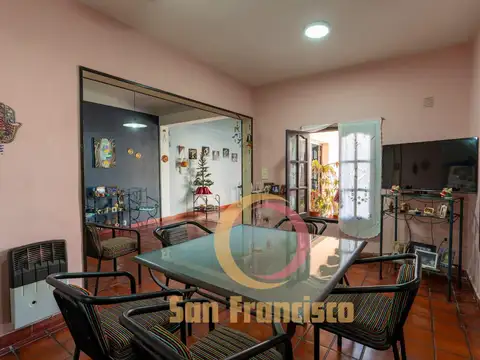 Casa 7 ambientes con 3 baños