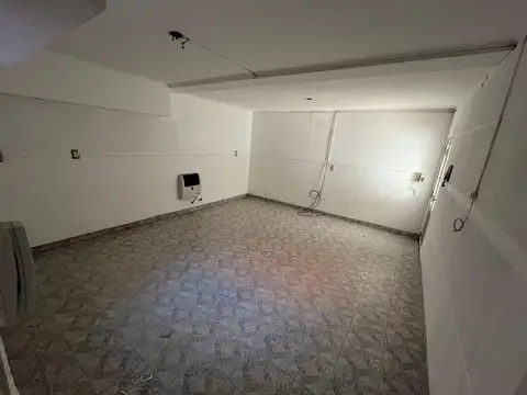 Casa 8 ambientes con 2 baños