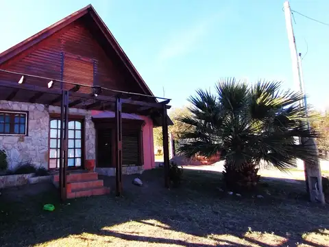 SAN LUIS-CIUDAD LA PUNTA- CASA DE ESTILO CABAÑA ALPINA -EN LA FALDA DE LA MONTAÑA