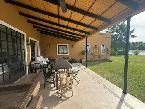 Casa 4 ambientes con 4 baños