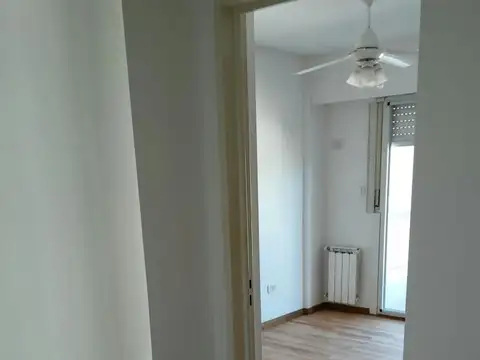 Departamento de 2 dormitorios a la venta con cochera.