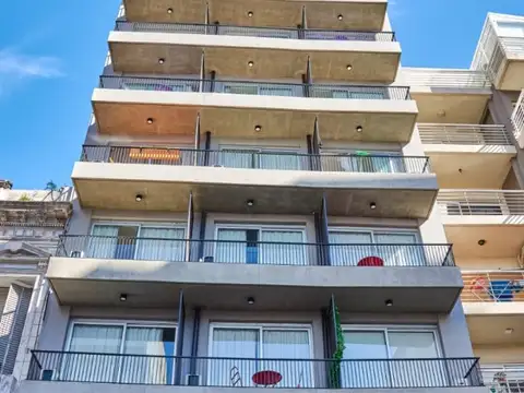 Alquiler Temporario en Monserrat. Departamento de 1 Ambiente con Balcón. Deluxe.