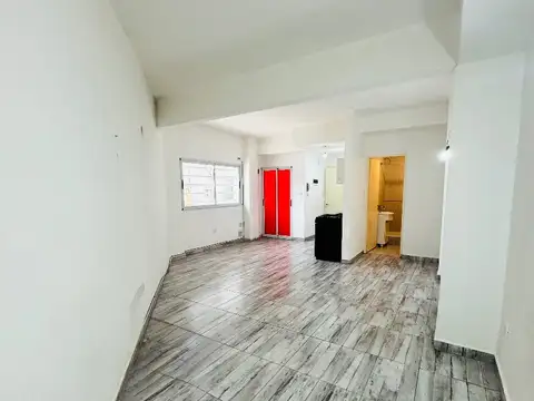 Venta departamento un ambiente y medio en Liniers. Al frente. Un año de antigüedad 38m2