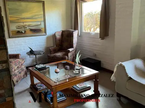 Casa 6 ambientes con 4 baños