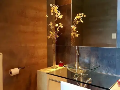 Casa 5 ambientes con 5 baños